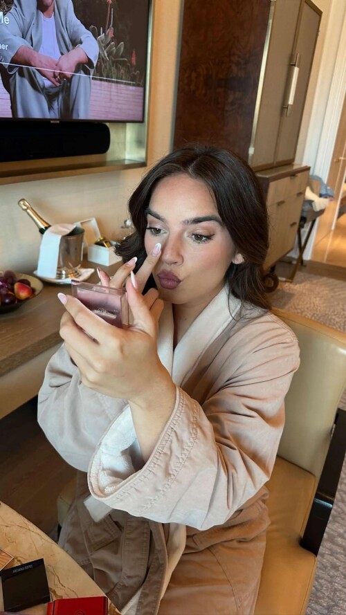 ssnaps 9E2C1FF099BA0221F45E7B9B7C3DDF6D1e24e50b98492bdc