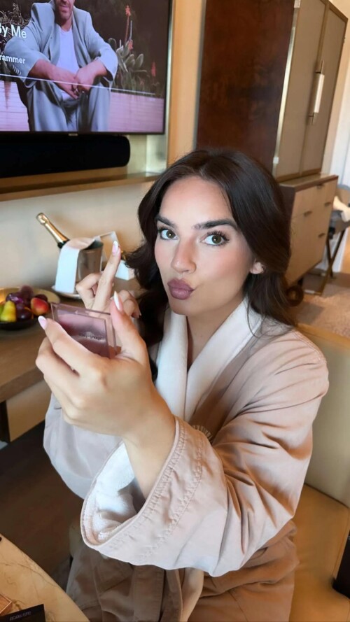 ssnaps AE38B95A18ABC52024AF239A43A628B9acc0e9f368c45b6b