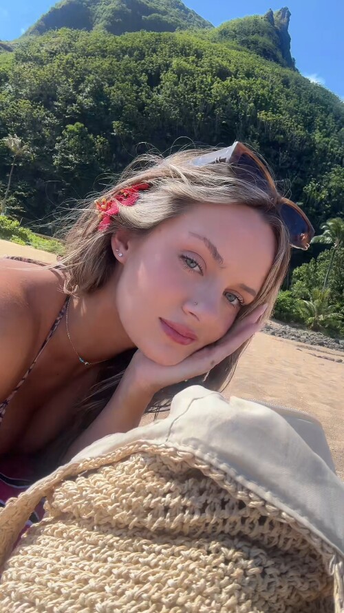 ssstik.io 1754473600932.mp4 snapshot 00.01.395b339669273240b39