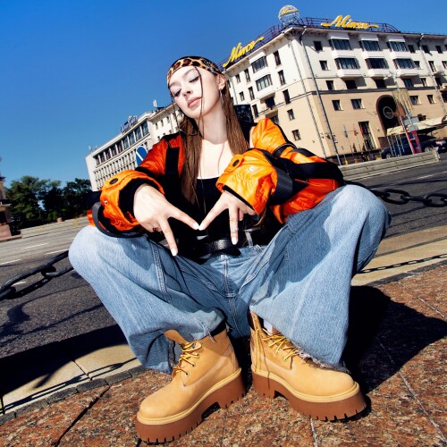 standup6394bf96633e7b6e