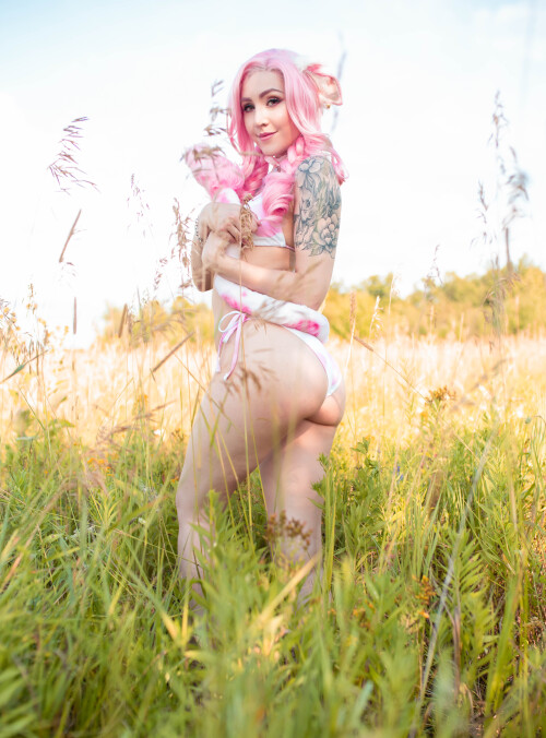 strawberry moo 186a75390bf4c2dece