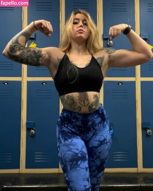strongwaifu 0002