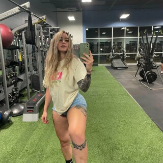 strongwaifu_0062fb3659557bedcf03