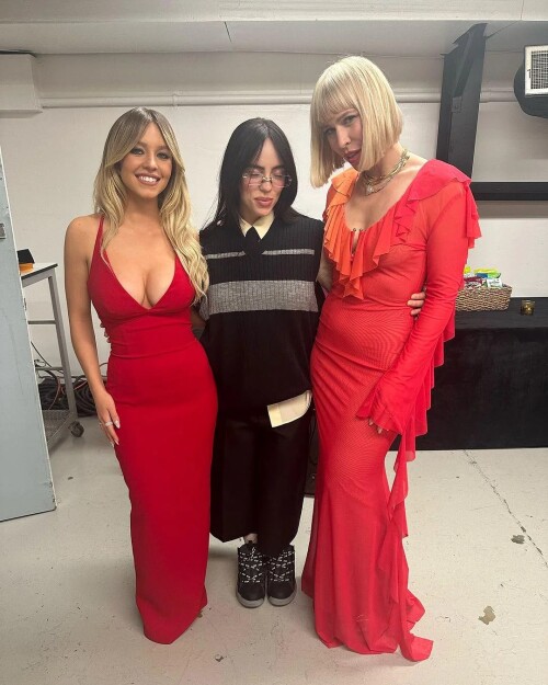 sydney with billie eilish and natasha bedingfild at peoples v0 colrkwvsahjc1523fb5c07f8c4f1e