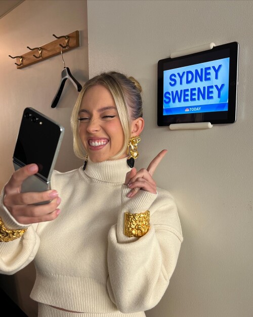 sydney sweeney 2023 12 15T080214 0633eea45dab1457ef