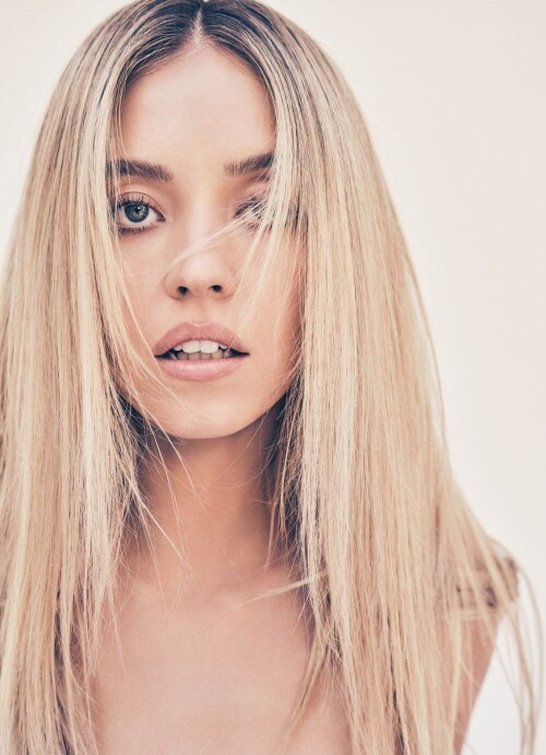 sydney sweeney marie claire australia photoshoot dec 2023 24 1f390fabeb78007f