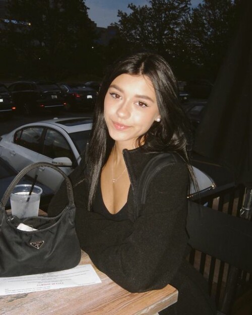 talk 2 meImage161e41e60e8c82199