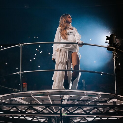 tatemcrae photo DJmA0 FuyL4 20250513 083534 496921653e91031ba9edb29a7