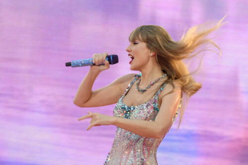 taylor 8992d06fc37741f7c0