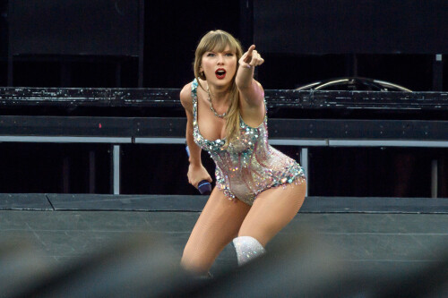 taylor 98eecfedf8028bcc32
