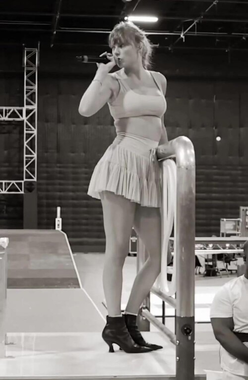 taylor14950baf8c6098b2fab