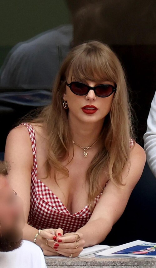 taylor4d5123b0026ef7b74