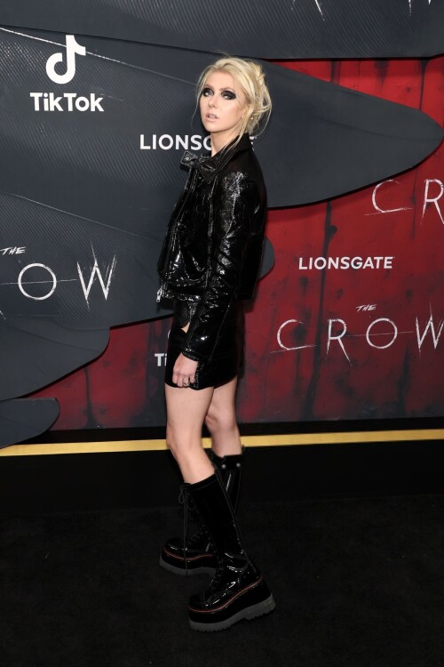taylormomsen 14550ecbe01e4ee3d3