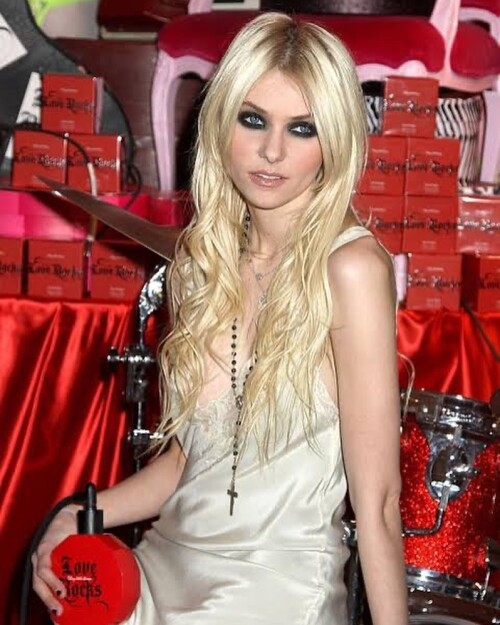 taylormomsen taylormomsen 2236b83364bfd0061