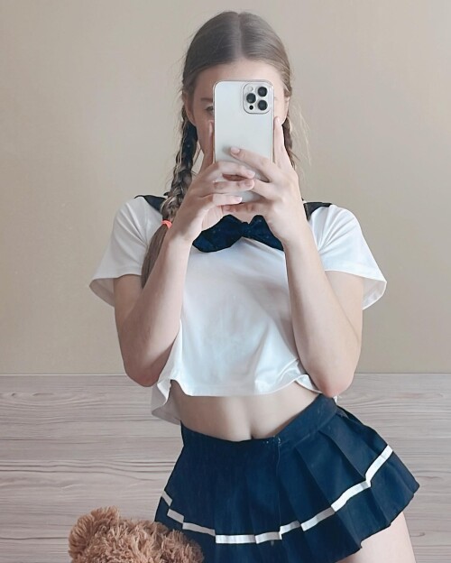 teentinyangel CgeUh84vRQ4