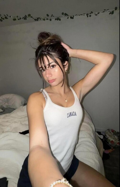 the queen v0 yxb2m01y9d4e1e6672110838cad8e