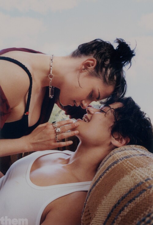 them kristen stewart katy obrian finals 022b3ef420209c41f5