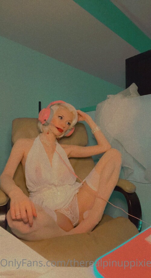 therealpinuppixie 00076006af3933d947f3e