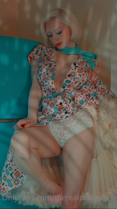 therealpinuppixie 000897e242e26fc19c29a