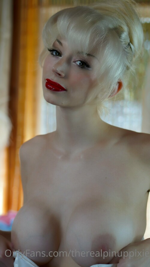 therealpinuppixie 00446