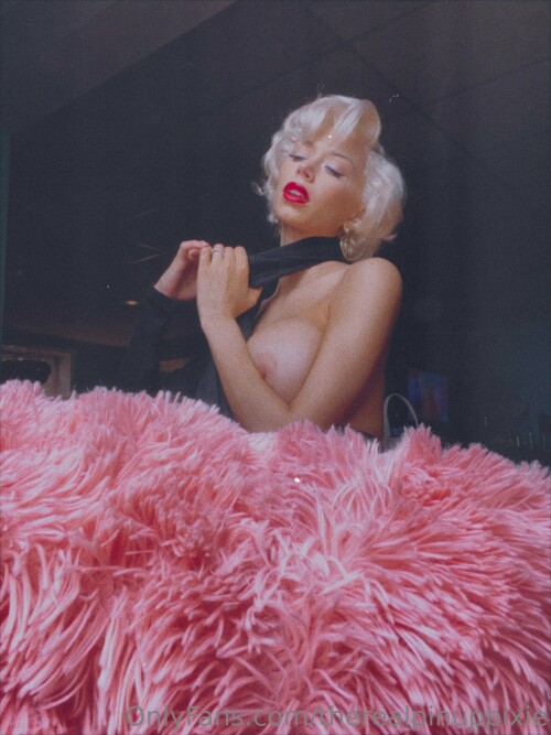 therealpinuppixie 00458