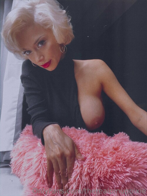 therealpinuppixie 00459