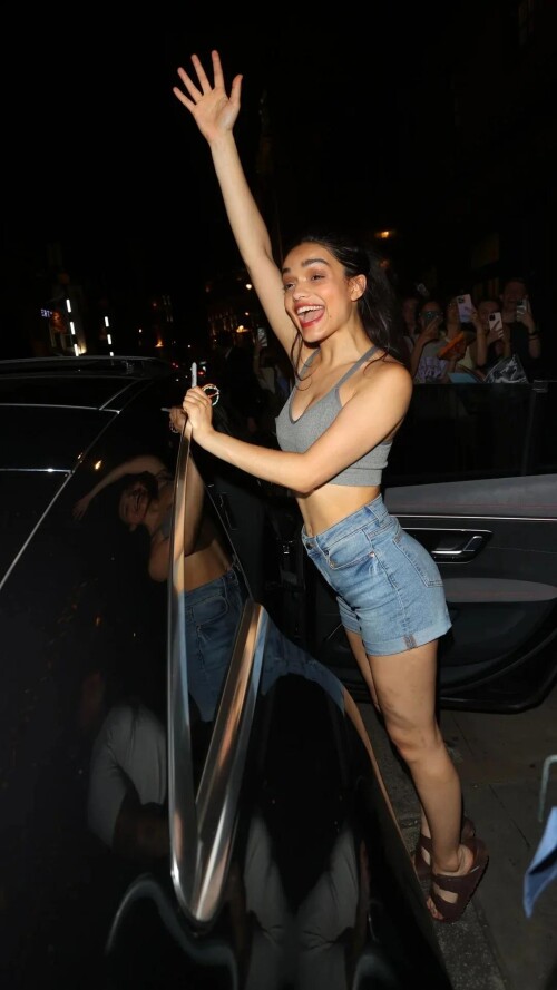 tight tease v0 ai2osygl438f1bbaec480ebda8caa