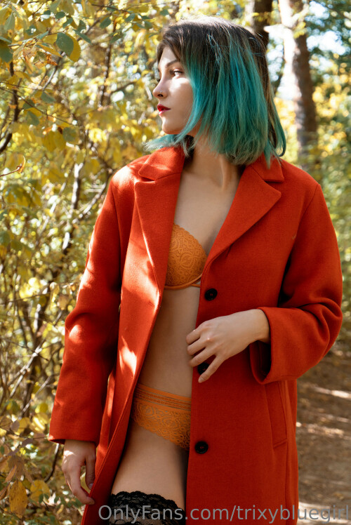 trixybluegirl 05 11 2022 2669085805 Fall.. ing for you 