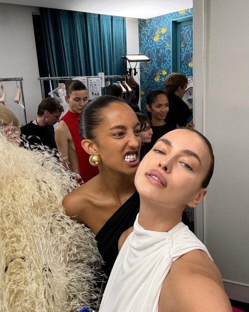 triytutyqqq 275f7ef99e2b8a44e