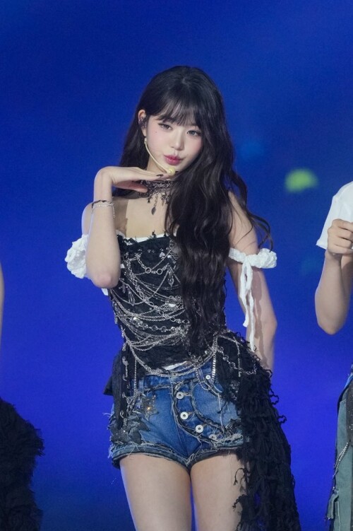 twitter Ayano WonYoung2025.07.261949077506574922090GwyDnLLbEAAhy3H98039f111d198240