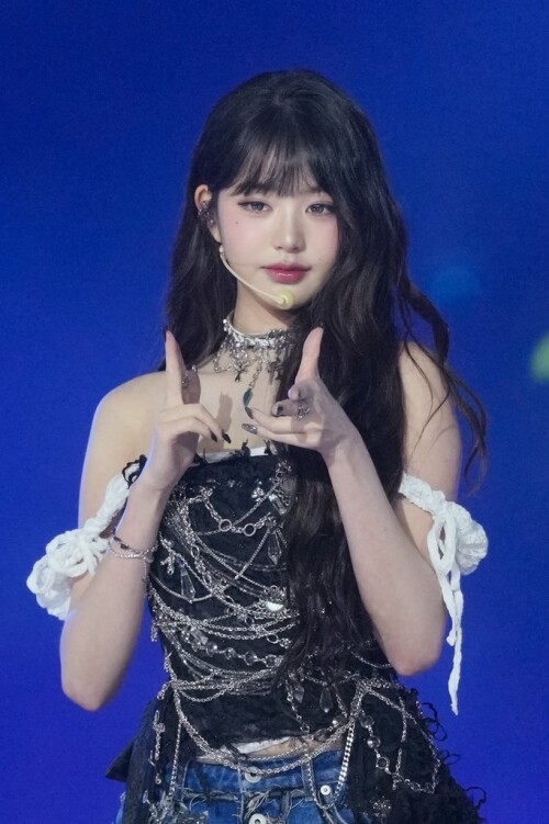 twitter Ayano WonYoung2025.07.261949077506574922090GwyDnLMbAAANAjq0054505e342e2752