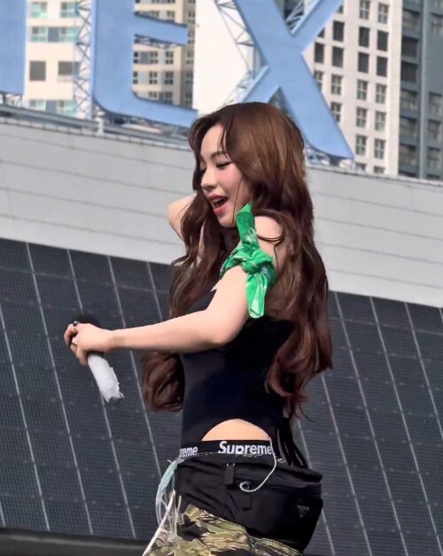 twitter bluustar2025.07.051941403012221808918GvE wF4W4AAu nX68ed82f154fccb81