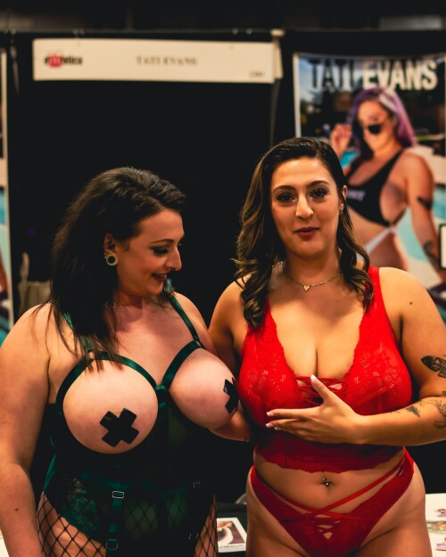  twitter com GabbyStoneVIP status 1584322707226697729 photo 2