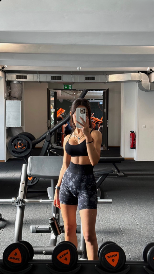 udylB9V19p601a061d8827ff97