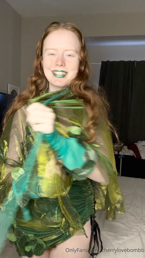 undresspoisonivy.mp4 snapshot 01.16.0766f9a3a6f5a309ba2