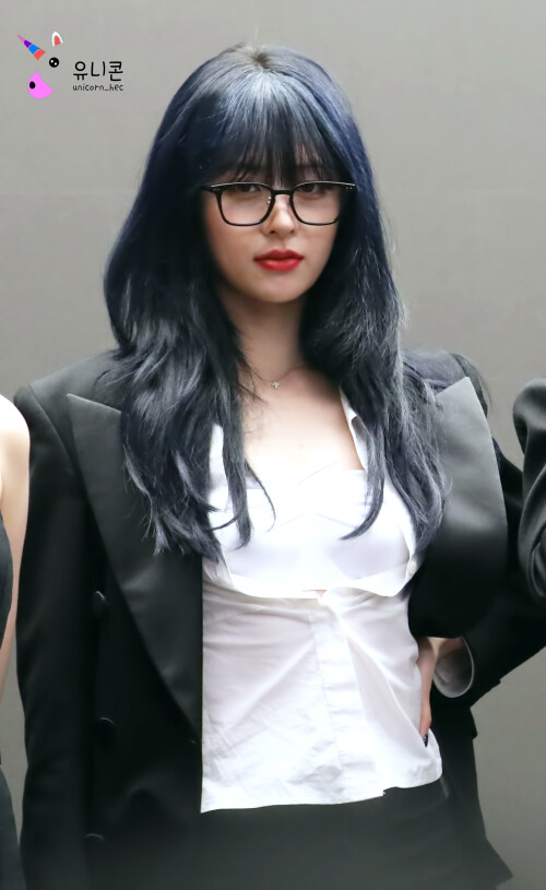 unicorn hec 1843654250376900939 2b6f3b932e1af360a