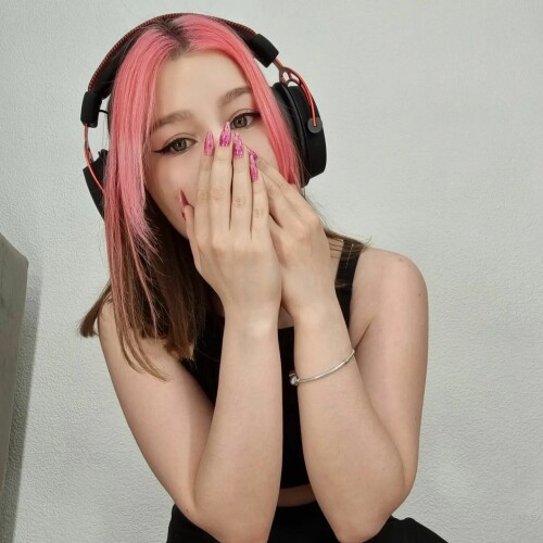 valera gurova CdvwDxIowwR 2