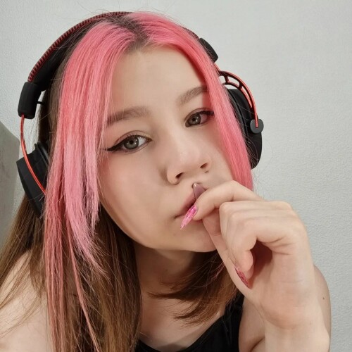 valera gurova CdvwDxIowwR 3