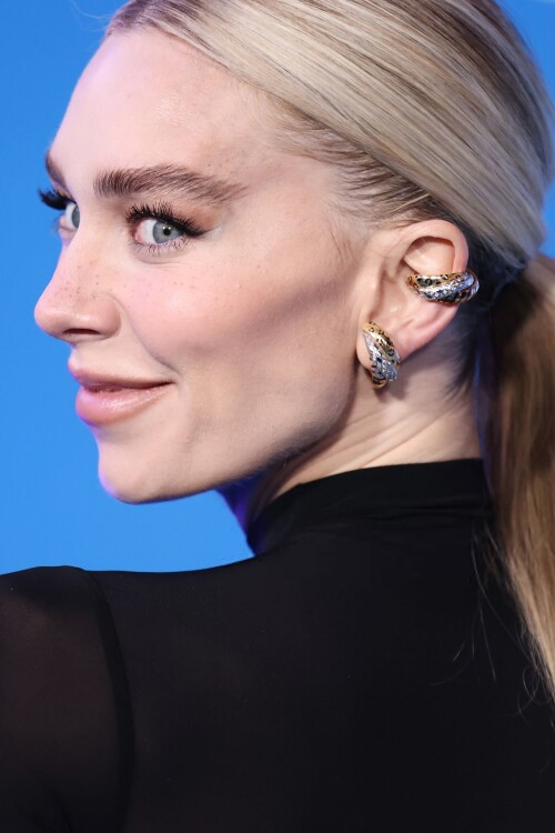 vanessa 170d121e5793a70a7d