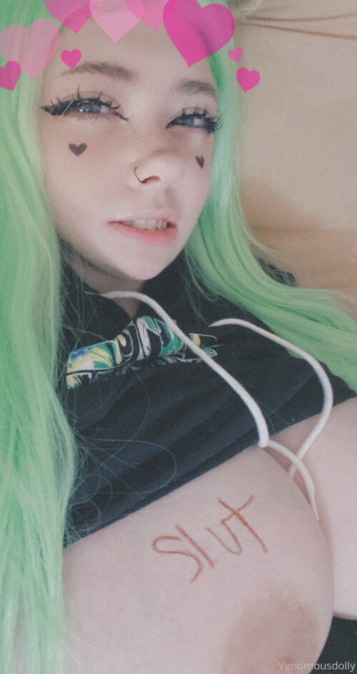 venomous dolly 2595dc57bd0590b37a8