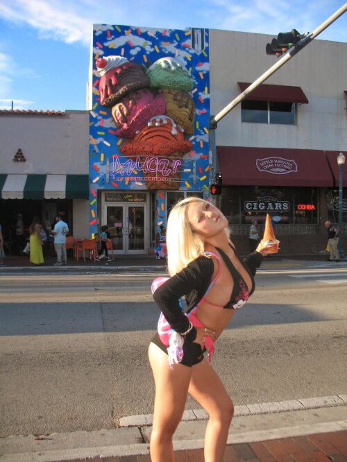 vickie pong 3712106211392235375ea6bfda3b09d7491