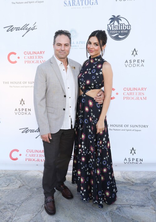 victoria 1372a41fba3601ba76