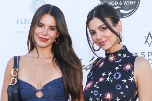 victoria 18c69511dbe74fc00d