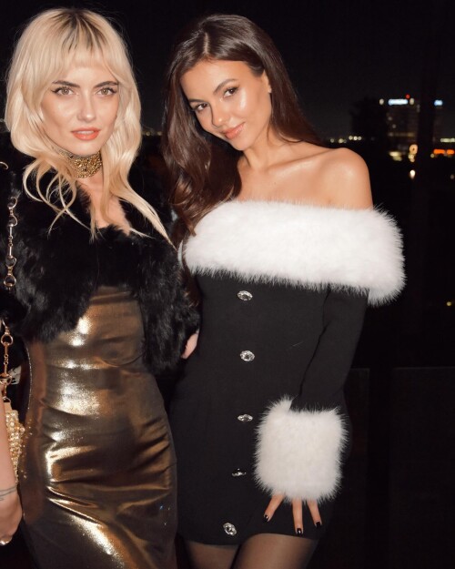 victoriajustice RDownloadb4368b3175a7e795c690c3af2be25b19