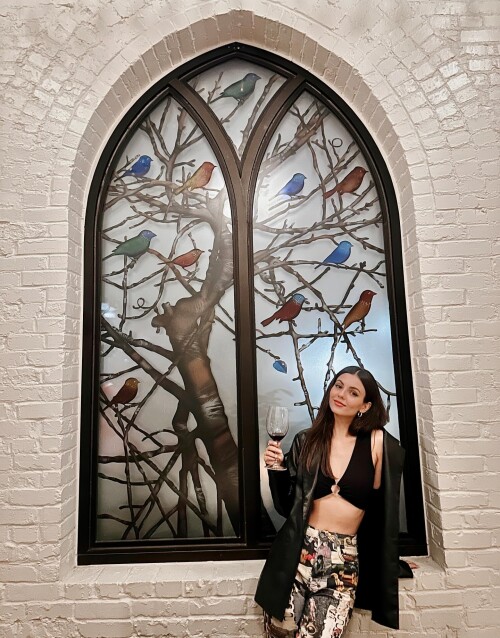 victoriajustice 20250808 0006de68d65541ed9bfc