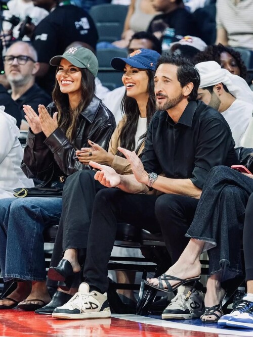 victoriajustice 1759677772 3736770454196681065 48040439461 131f414b9b5da57c5