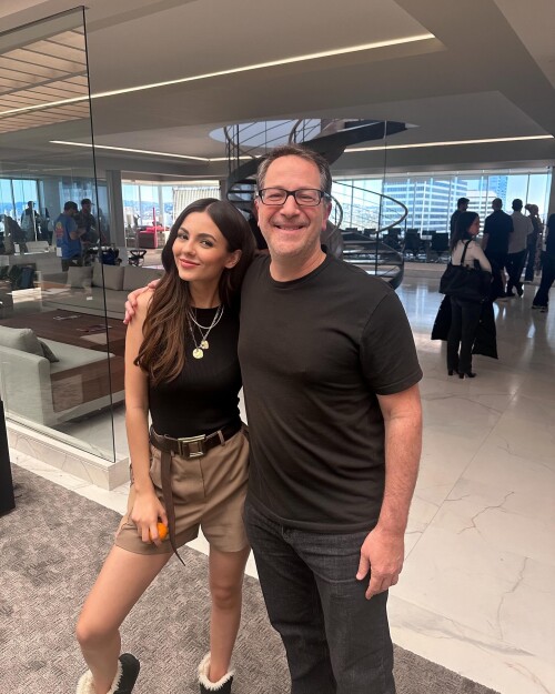 victoriajustice 2025 02 24T012024.000Z 41139fa0d7175a3a5