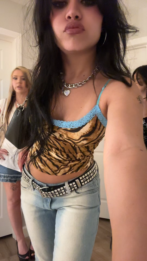 videoframe_0a16614b07e1b25bf