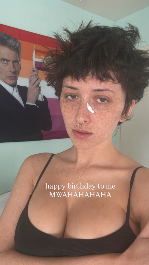 videoframe_10013f7ba8964257c411