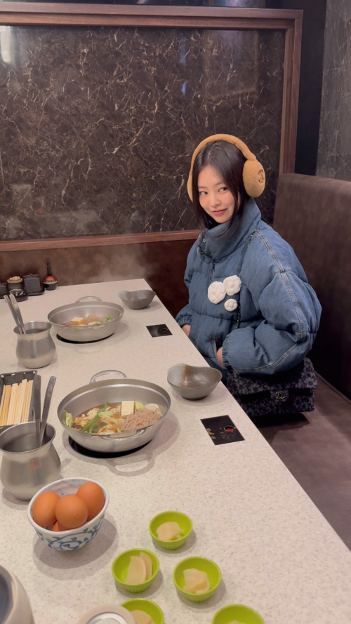 videoframe_14359cc6499db8f21672